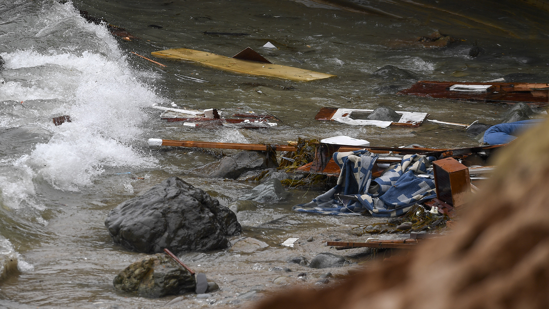 Al menos tres muertos en el naufragio de una embarcación con migrantes en  las costas de California