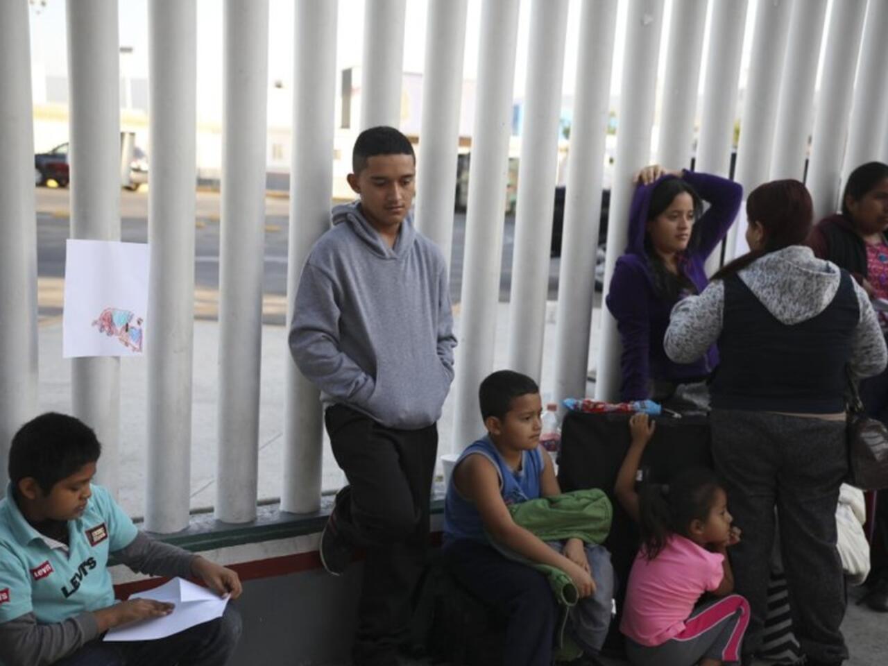 EE. UU.: tras críticas, Biden planearía aumentar la cuota de refugiados que  dejó Trump