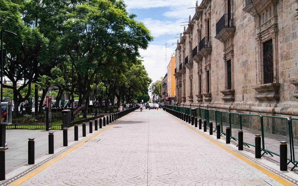 Mujer trans es atacada con ácido en el centro de Guadalajara; hospital le  niega atención