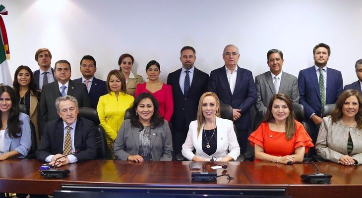 El PAN se une a ultra derechista Vox de España: Se dicen listos para frenar  el avance del 'comunismo' – Sin Línea Mx