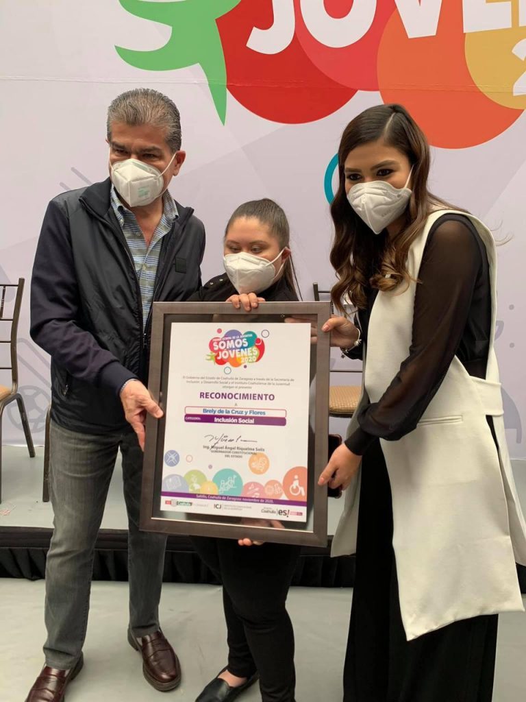 La joven ganó el Premio Estatal de la Juventud 2020 en la categoría de inclusión social. Foto: Especial