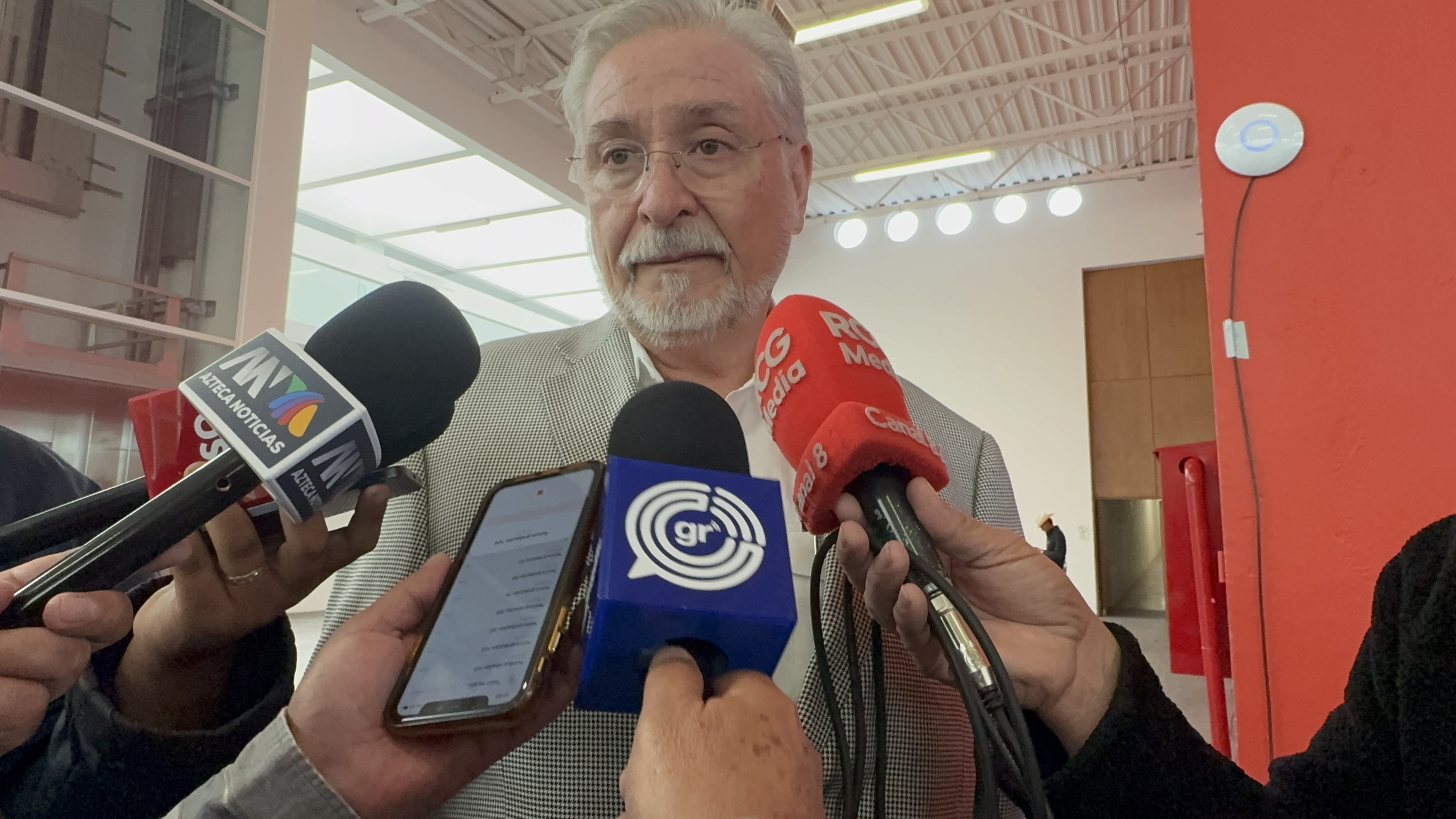 Proyecta México producir 300 millones de moscas estériles contra gusano barrenador