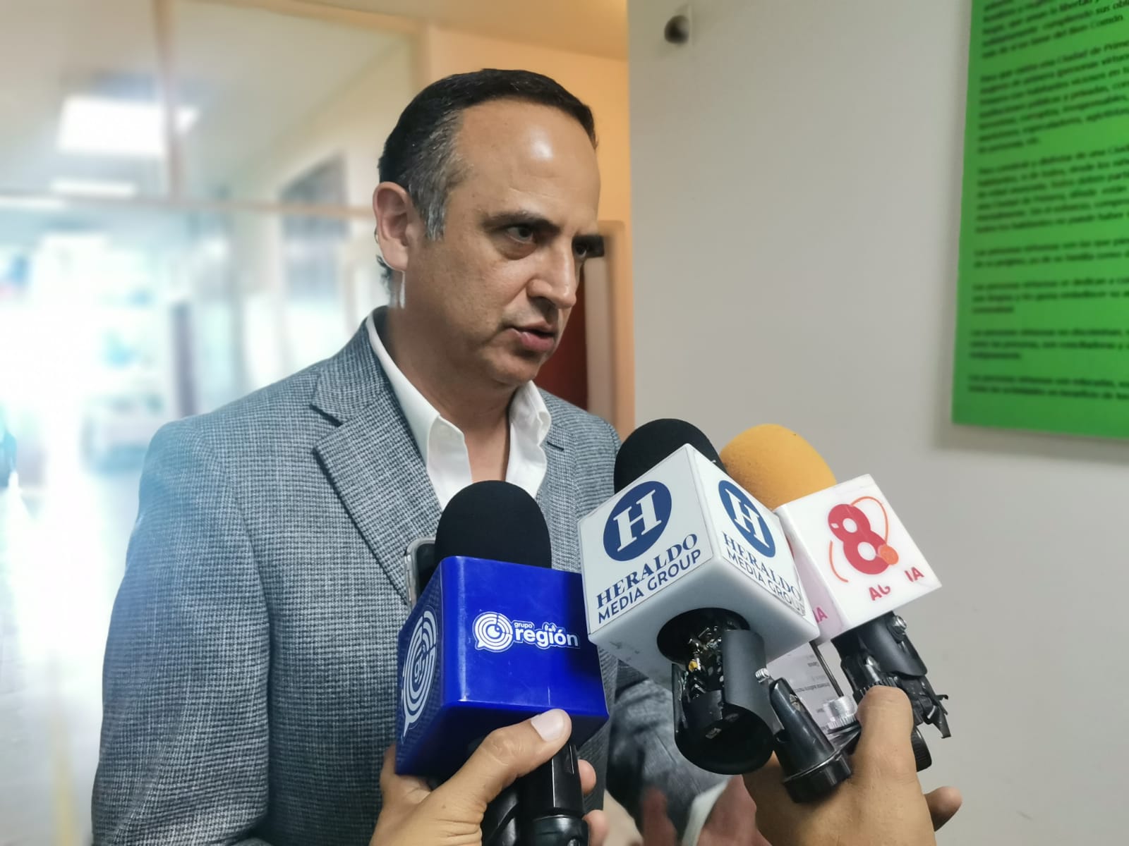 Privacidad y seguridad, debate ante revisiones preventivas en colegios privados