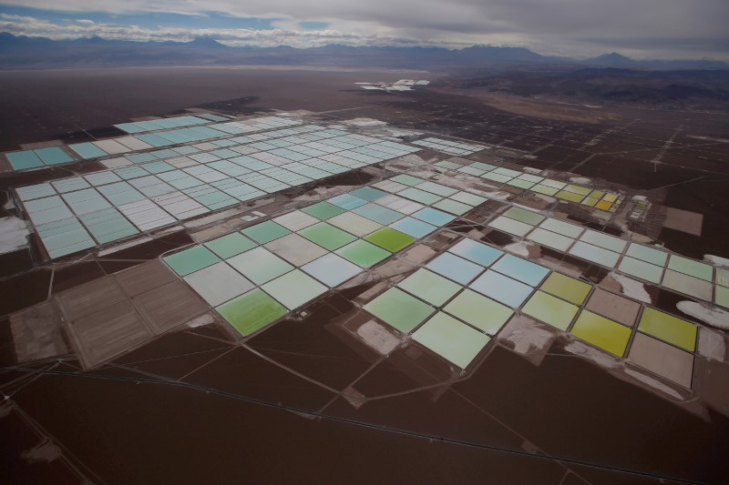 Reguladores chilenos reabren proceso de sanción contra minera de litio SQM