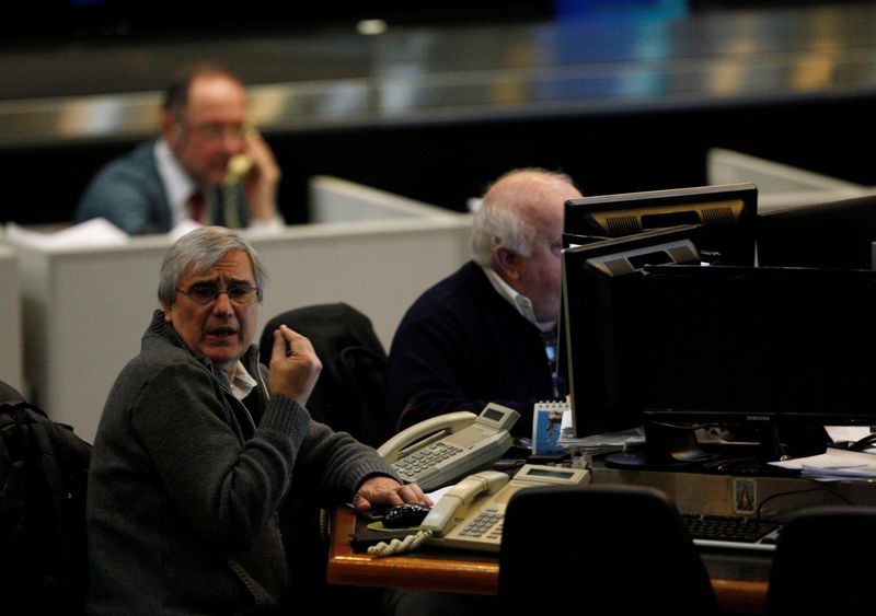 Bolsa argentina cae a espera definiciones en tema canje de deuda