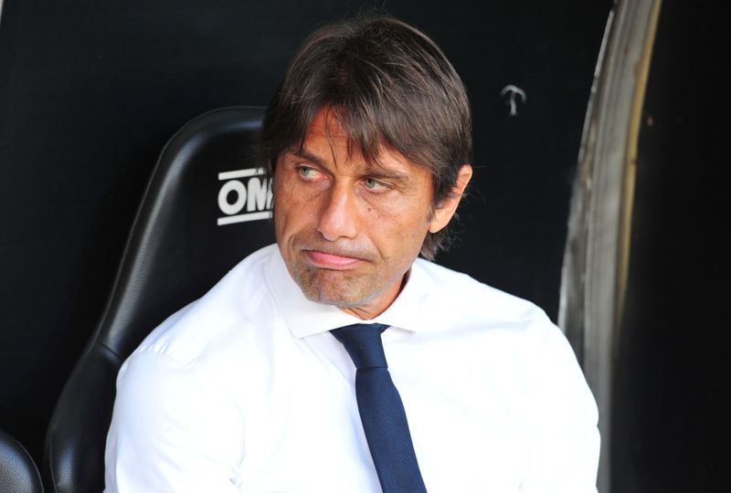 Tras duras críticas a dirigencia, Conte dice está comprometido con proyecto de tres años en Inter