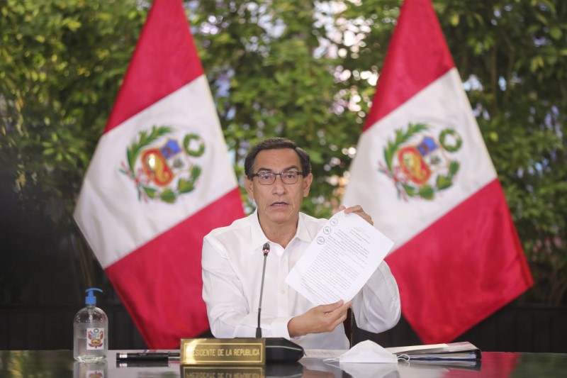 Perú reconoce rebrote del coronavirus y anuncia plan de reactivación en último año de Vizcarra