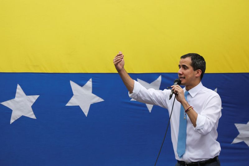 EEUU seguirá respaldando a Guaidó en Venezuela tras elecciones de diciembre, dice enviado