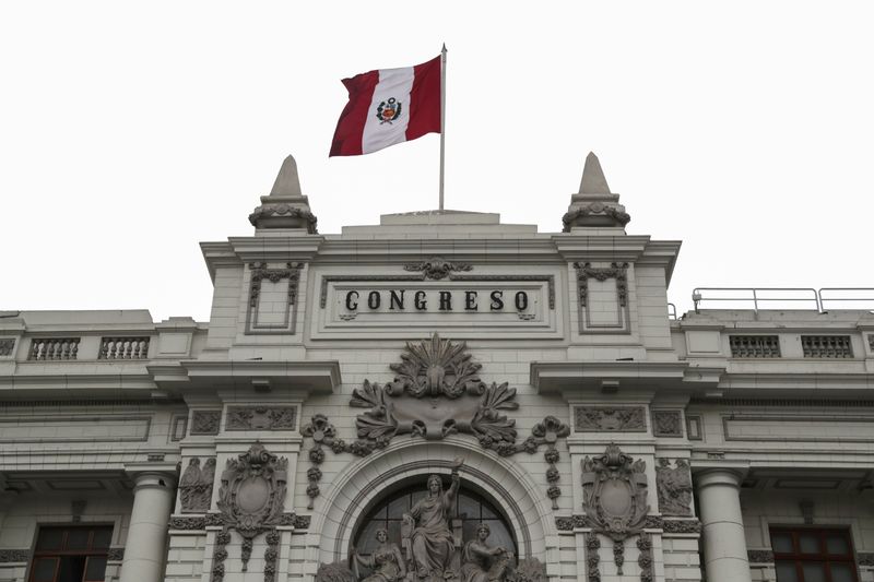 Presidente de Perú dice “intereses particulares” en Congreso llevaron a rechazo a primer ministro