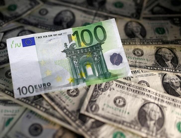 Persiste debilidad de dólar ante falta de acuerdo sobre nuevos estímulos en EEUU