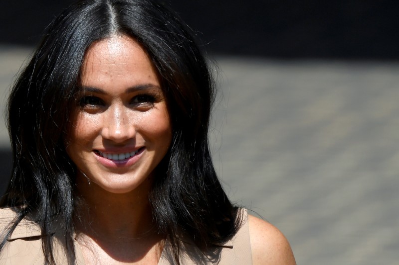 Corte dice Meghan puede mantener nombre de sus amigos en secreto por ahora en demanda a tabloide