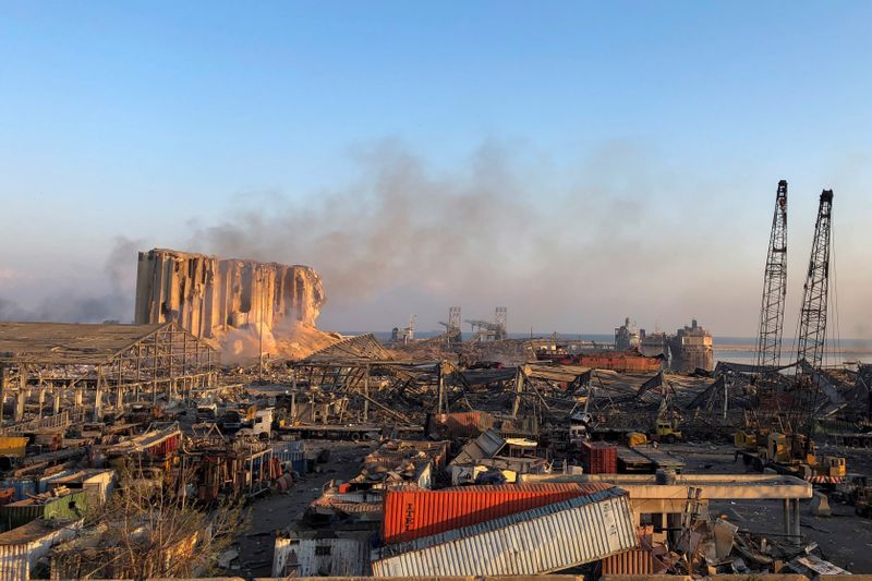 Beirut se conmociona tras violenta explosión, muertos suman al menos 135