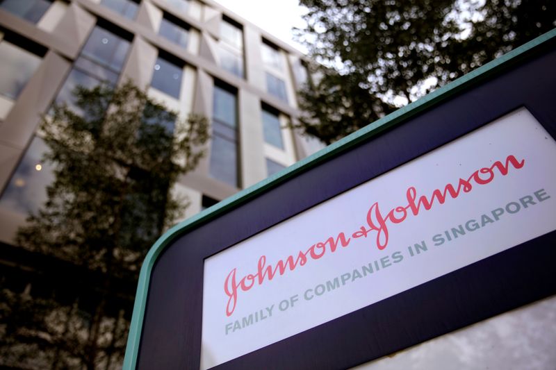 EEUU pagará más de 1.000 mln dlr por 100 mln de dosis de vacuna potencial de J&J contra COVID-19