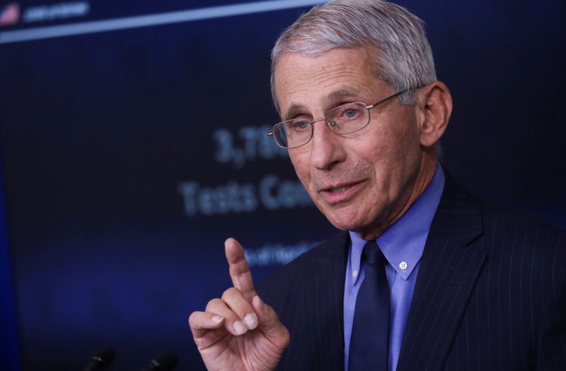 Fauci no cree que EEUU deba volver a “modo cierre”