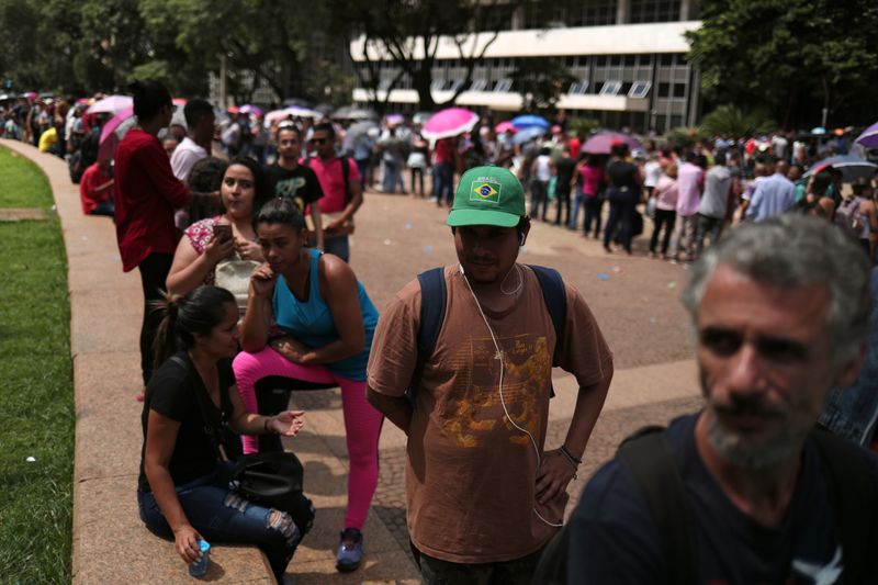 Desempleo en Brasil toca máximo de tres años del 13,3%, panorama subyacente es aún más débil