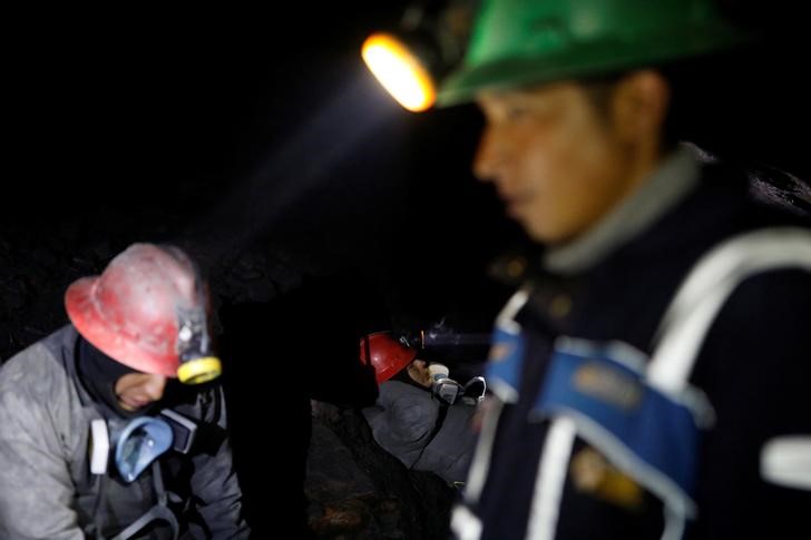 Manifestantes atacan propiedad de mina de Glencore en Perú en medio de crisis económica