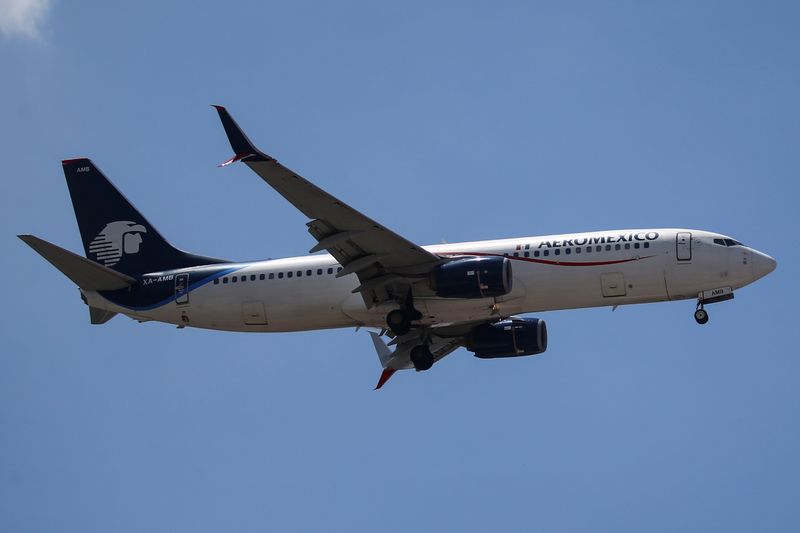 Acciones operadores mexicanos de aeropuertos suben tras reporte pasajeros de julio