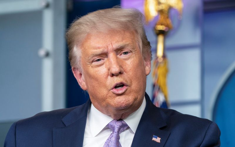 Trump dice que trabaja en orden ejecutiva para destrabar ayuda económica por coronavirus