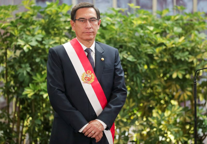 Presidente Perú designa general en retiro como primer ministro para salir de crisis política