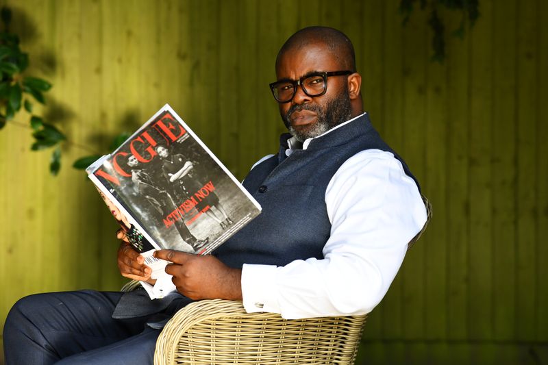 Cambio de imagen: biblia de la moda británica Vogue se pone seria en edición de septiembre