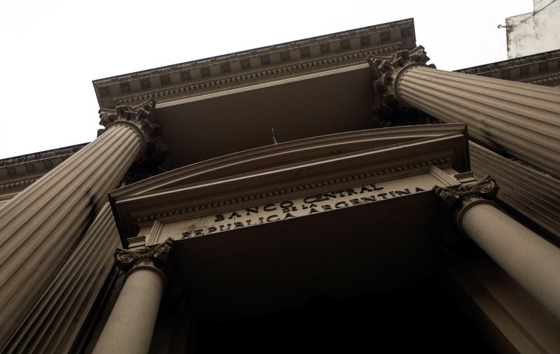 Banco central de Argentina renueva acuerdos de canje de monedas con China