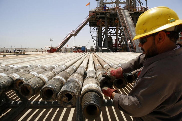 Irak se compromete a profundizar recortes de producción petrolera en agosto y septiembre