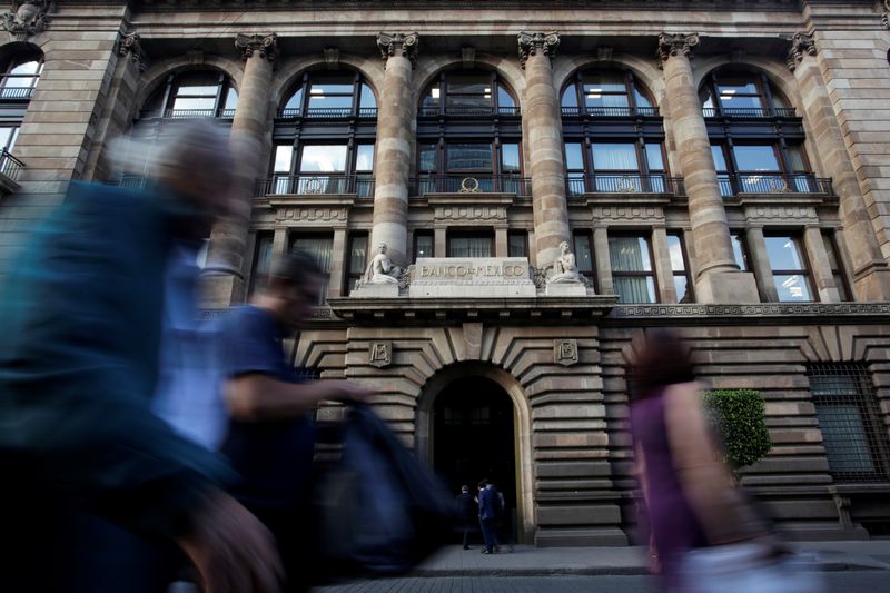 Banco central de México bajaría tasa referencial a menor nivel en cuatro años