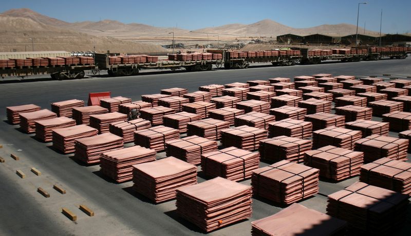 Minas Escondida y Spence de BHP pagarán 840 mln dlr para terminar contrato termoeléctrico en Chile