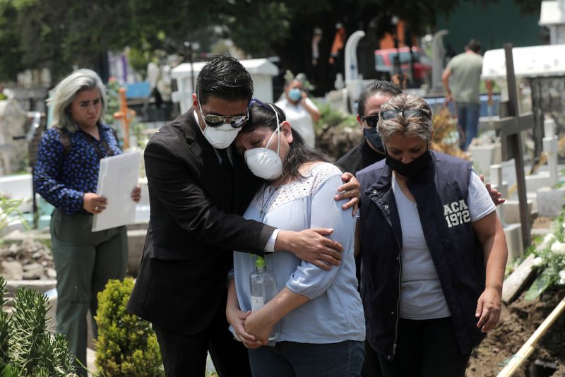 México sobrepasa las 52,000 muertes por coronavirus