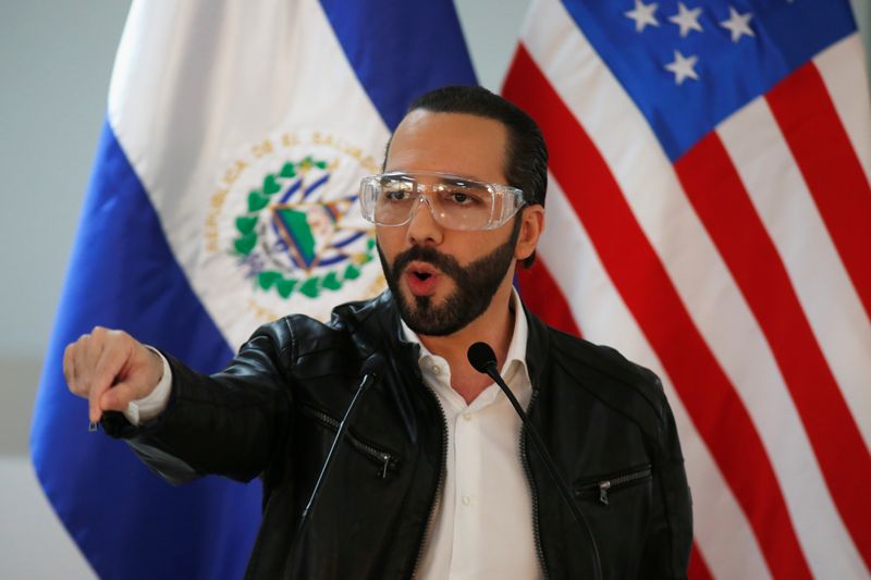 El Salvador busca carnetizar y contratar a personas que superaron el COVID-19