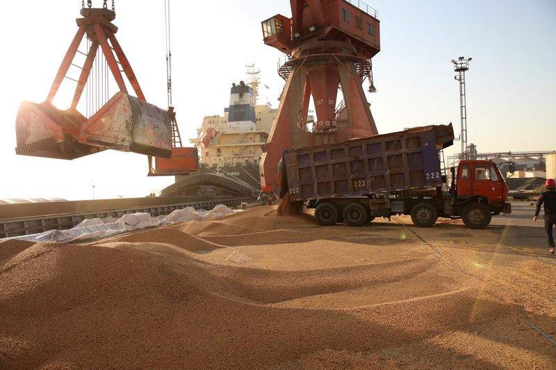 Procesadores de China aumentarán compras de soja de EEUU en 4to trimestre: operadores