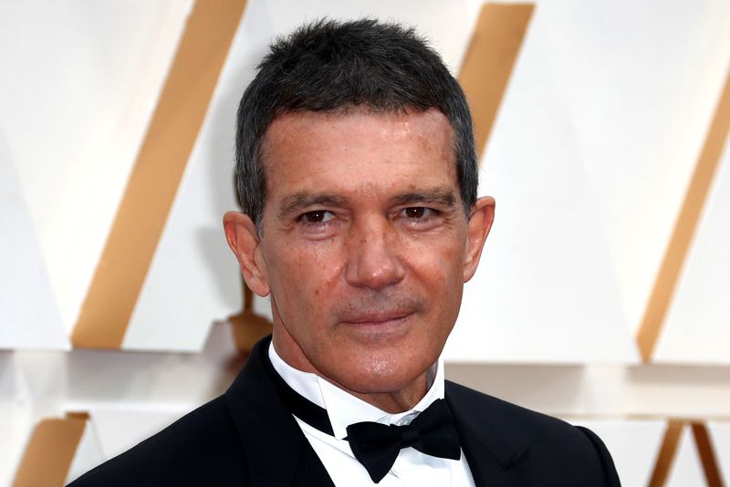 Actor español Antonio Banderas dice tiene coronavirus, se siente “relativamente bien”