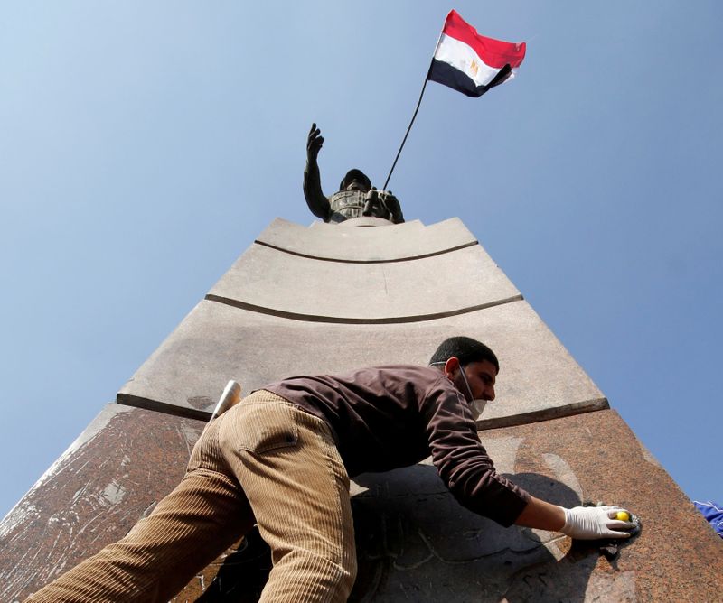 Plaza Tahrir de El Cairo muestra nueva cara tras reformas, que son criticadas por opositores