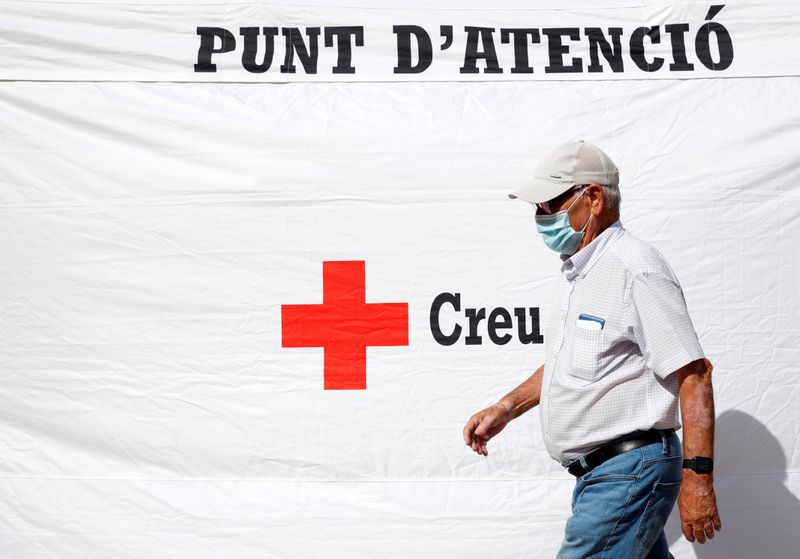 España defiende su respuesta a la pandemia a pesar de tener ya más casos que Reino Unido