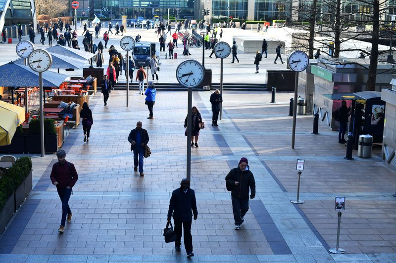 Reino Unido registra su mayor caída del empleo en más de una década