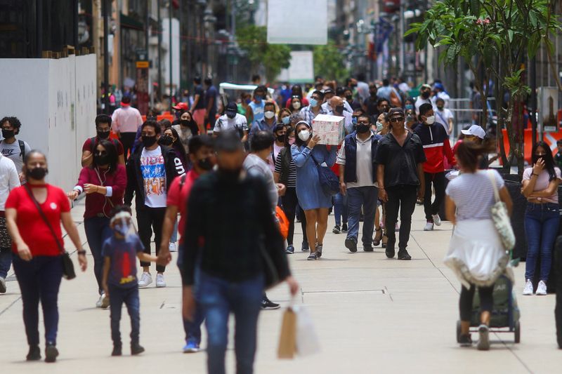 Ventas iguales tiendas minoristas México moderan caída en julio: ANTAD