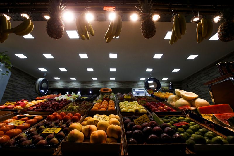 Precios minoristas de Argentina habrían avanzado 2,4% en julio