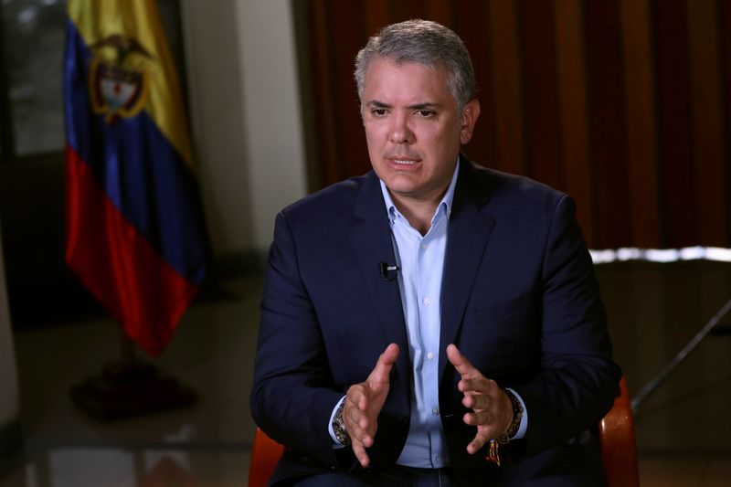Consejo electoral de Colombia abre investigación contra presidente Iván Duque y su partido