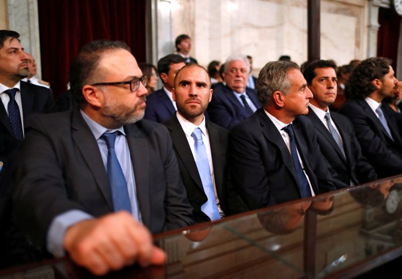 Mercados argentinos caen por incertidumbre futuro de economía local
