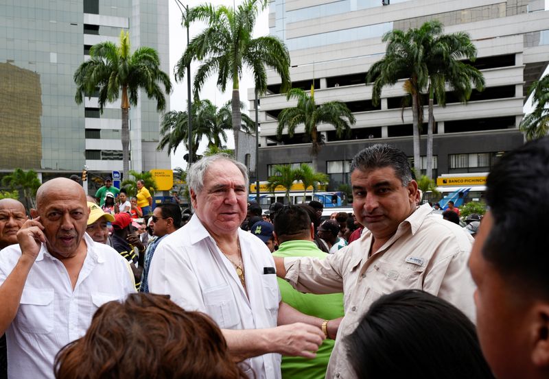 Policía de Ecuador detiene al expresidente Abdalá Bucaram por presunta delincuencia organizada