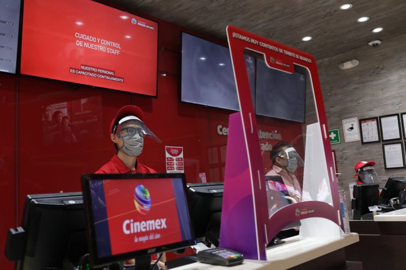 México acumula casi 55,000 decesos por coronavirus