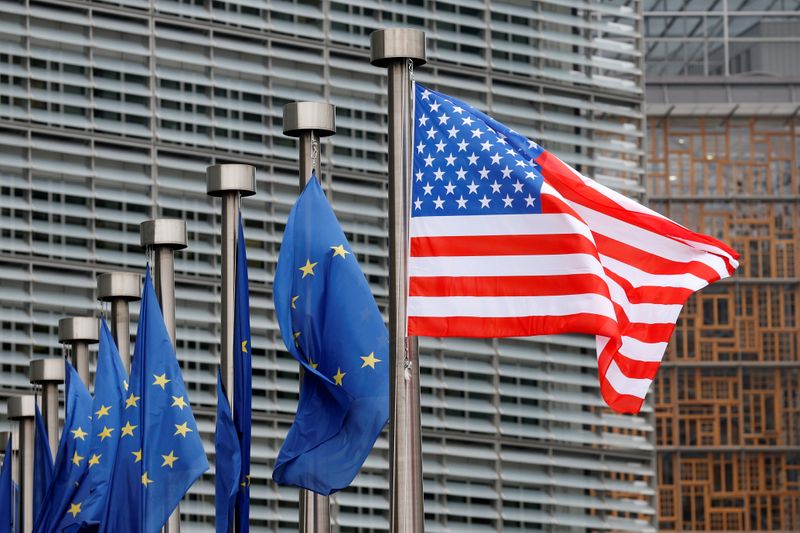 La UE pide intensificar los esfuerzos para resolver las disputas comerciales con EEUU