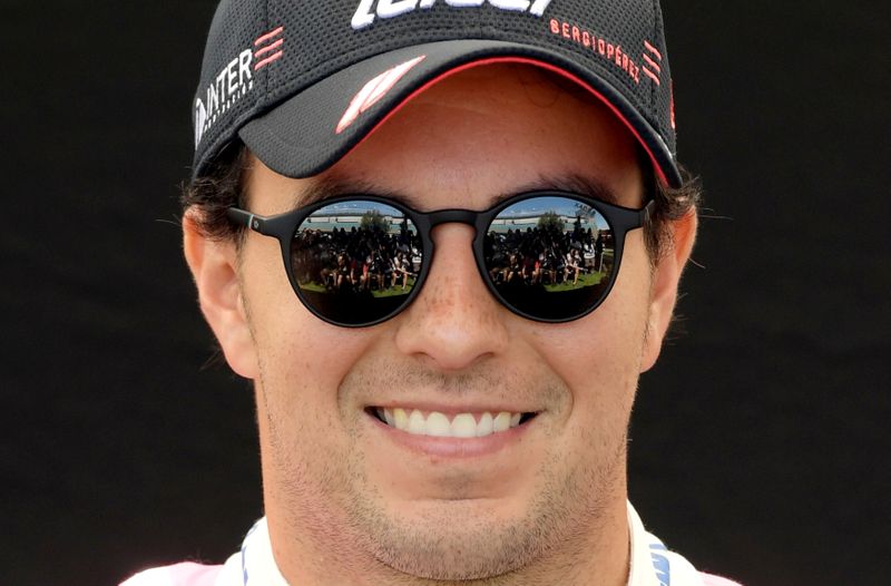Mexicano Sergio Pérez da negativo por COVID-19 y correrá el GP de España