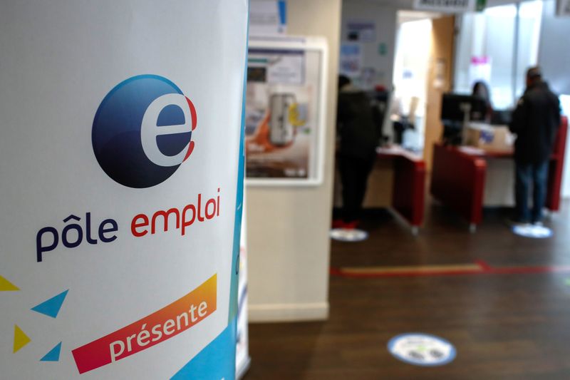 Lugares de trabajo son principal fuente de cúmulos de virus en Francia: autoridad médica
