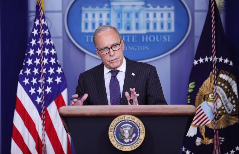Kudlow prevé desempleo en un dígito en agosto, recuperación con forma de “V”