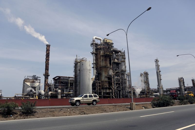 Autoridades de Venezuela prohíben a ONGs ambientales participar en limpieza de derrame