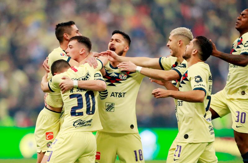 América golea a Santos Laguna y es líder en México