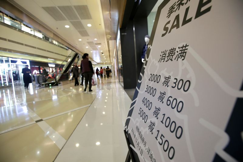 Recuperación económica de China tropieza por un consumo que se muestra evasivo