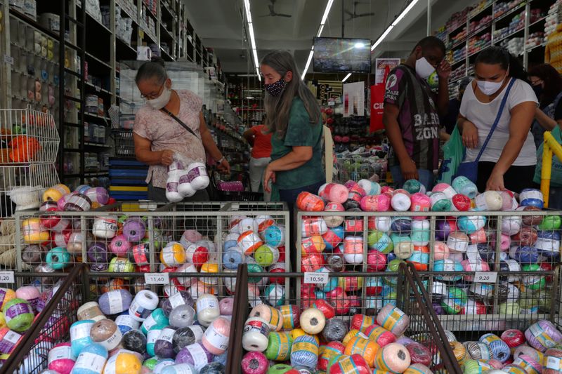 Actividad económica en Brasil sube un récord de 4,9% en junio