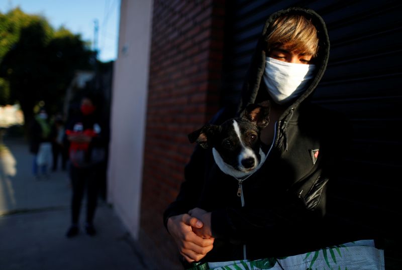 Argentina extiende restricciones por coronavirus hasta el 30 de agosto